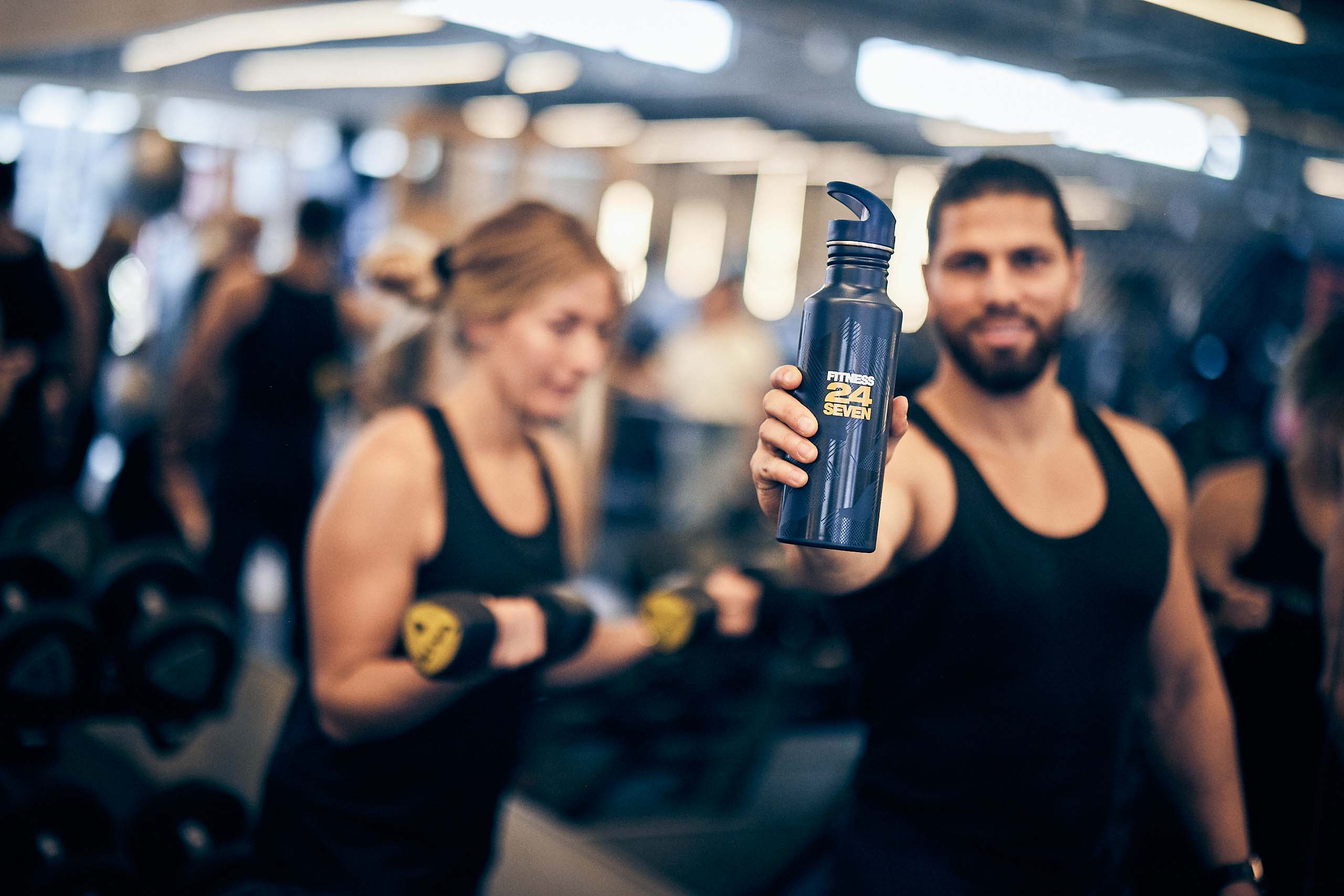 vattenflaska på gymmet