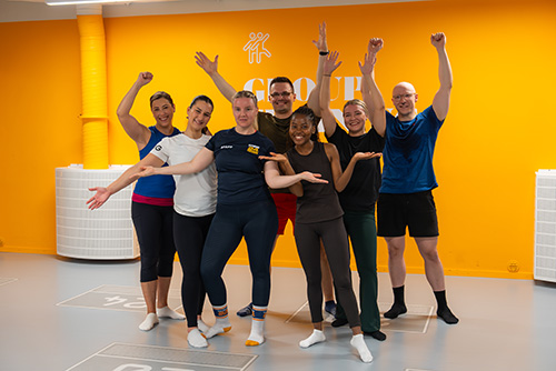 iloinen ryhmäliikunta